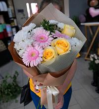 Букет цветов из:  Герберы, Розы и Хризантемы в Горнореченском