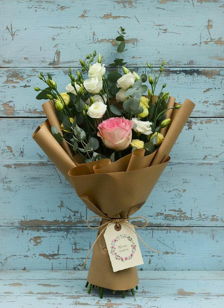 Букет цветов из: Розы и Лизиантусы в Горнореченском