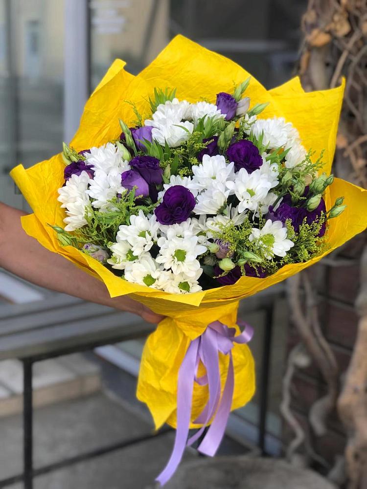 Букет цветов из: Ирисы, Хризантемы и Ромашки в Горнореченском