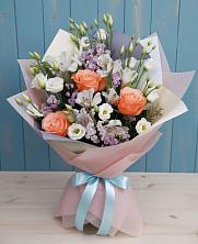 Букет цветов из:  Лизиантусы, Розы, Альстромерии и Гипсофила в Горнореченском