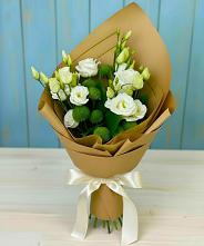 Букет цветов из:  Хризантемы и Лизиантусы в Горнореченском