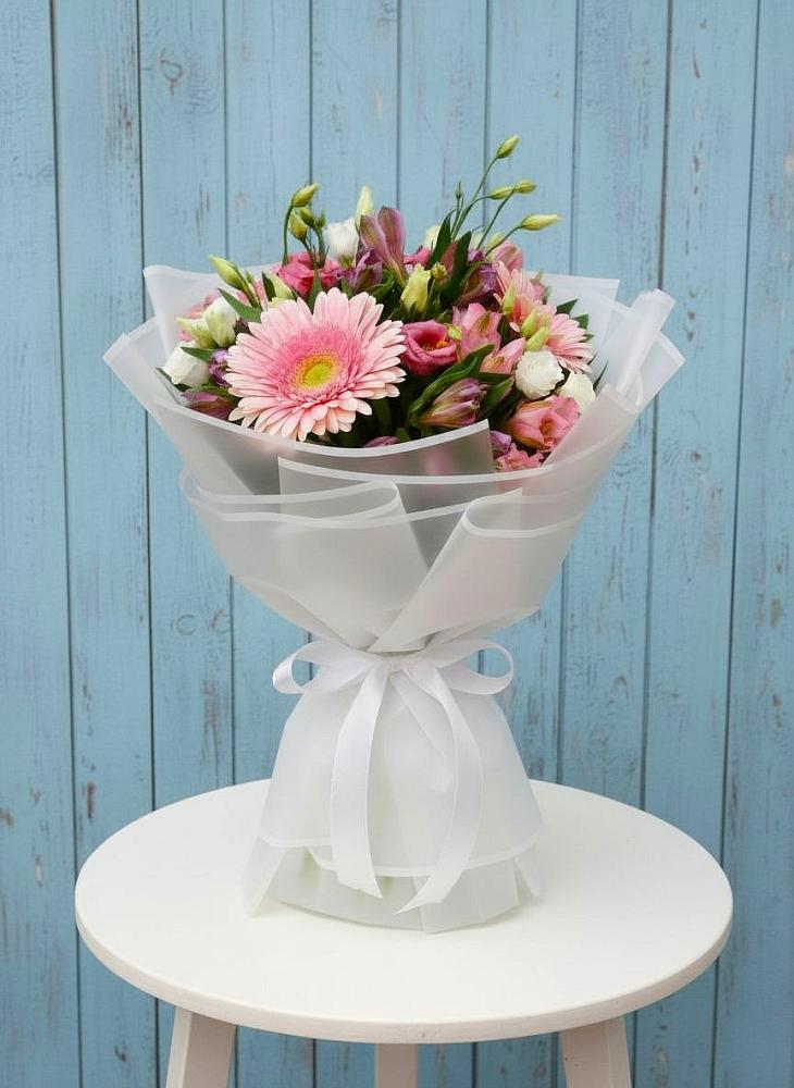 Букет цветов из: Герберы, Альстромерии и Лизиантусы в Горнореченском