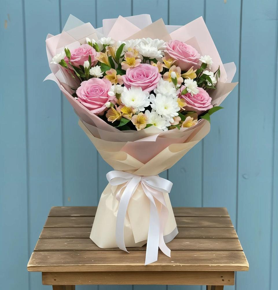 Букет цветов из: Гвоздики, Орхидеи и Розы в Горнореченском