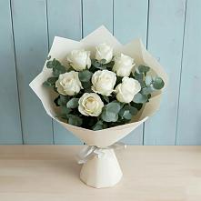 Букет Белые розы в Эвкалипте в Горнореченском