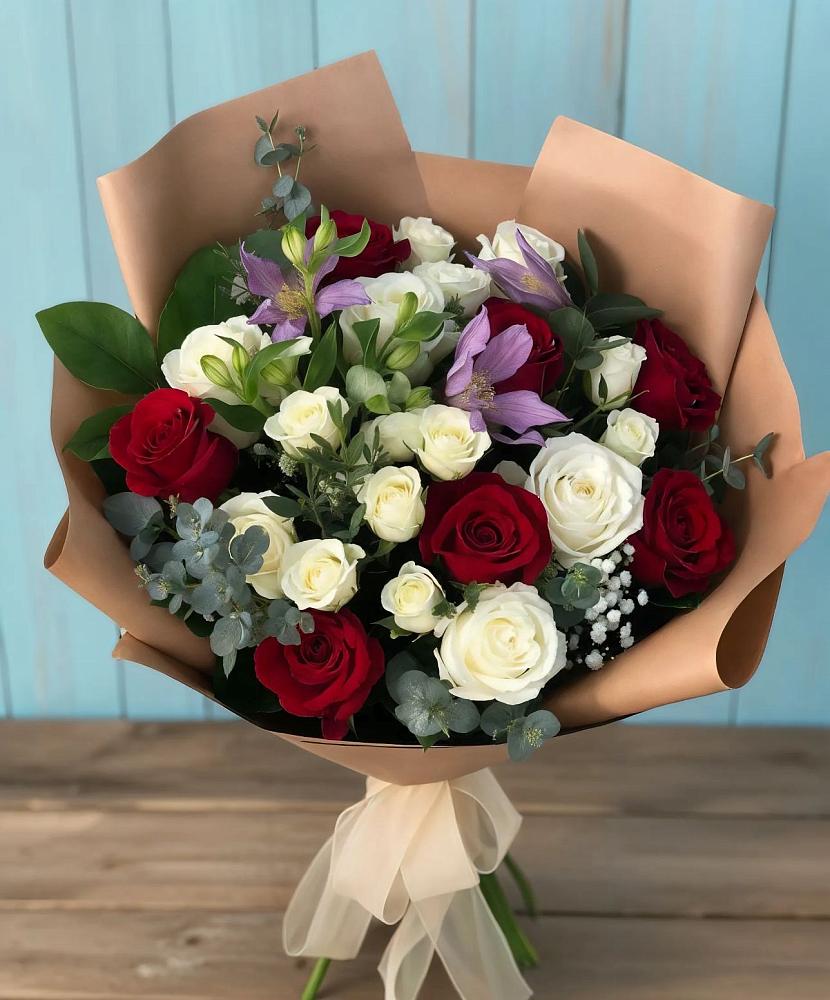Букет цветов из: Розы и Альстромерии в Горнореченском