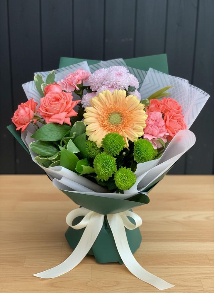 Букет цветов из: Гвоздики, Розы, Герберы и Хризантемы в Горнореченском